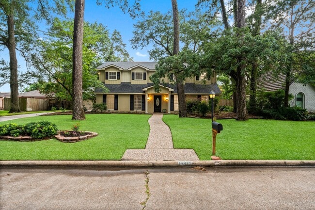 Building Photo - 16815 Memorial Oaks Ln