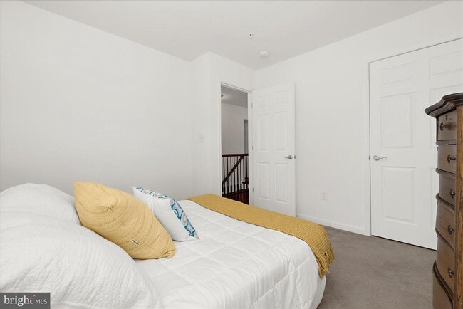 Building Photo - 408 Stayton St