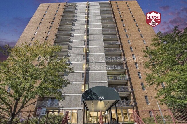 Building Photo - 955 Eudora St