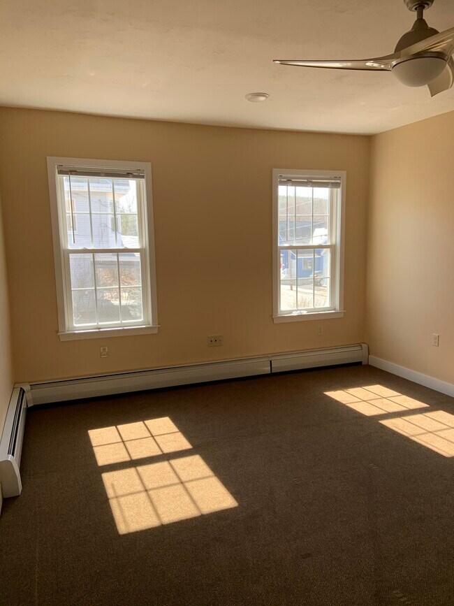 Building Photo - 110 Ashburnham St