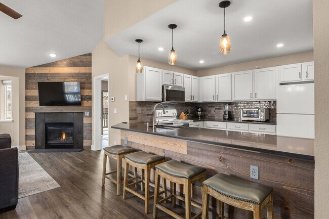 Building Photo - 3377 Sunburst Ct