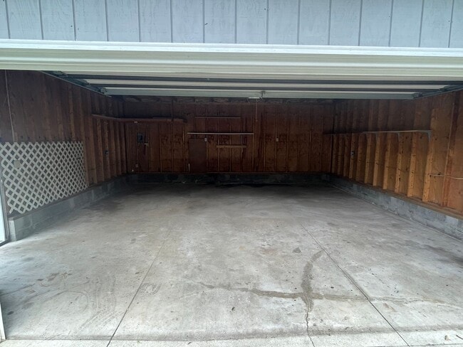 Building Photo - Completely remodeled 3 bedroom 1 bath house