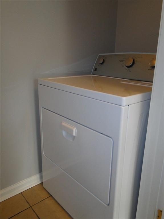 Building Photo - 2700 Pine Tree Rd NE