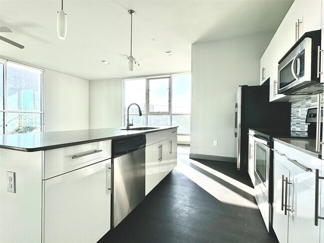 Building Photo - 3788 Richmond Ave.