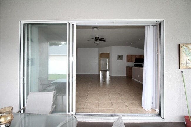 Building Photo - 5739 SW 40th St