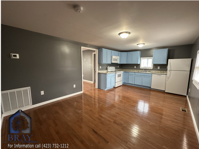 Building Photo - 733 E Sullivan St