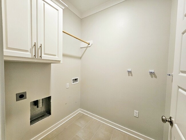 Building Photo - Stunning 4-Bedroom Waterfront Home with Granite Countertops and Hardwood Floors in The Sanctuary ...