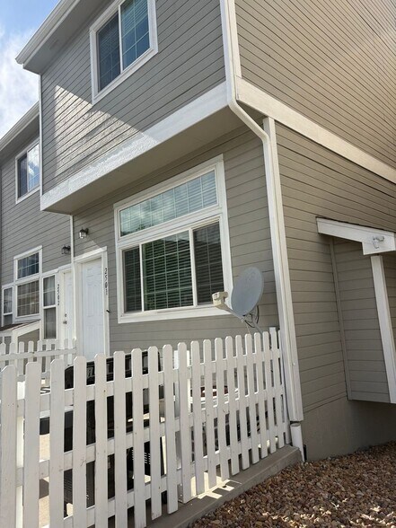 Building Photo - 8199 Welby Rd