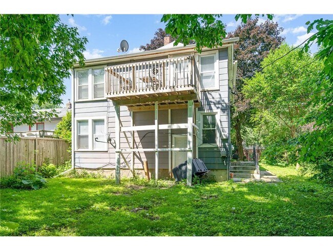 Building Photo - 778 Winslow Ave