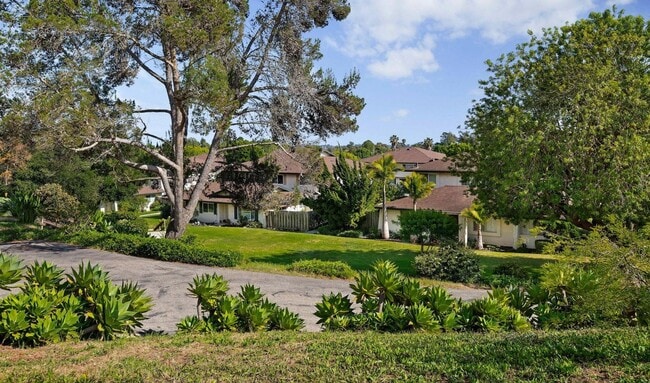 Building Photo - Updated 4BD/2BA Goleta Condo | Pool Access | Near UCSB | Easy Highway 101 Access