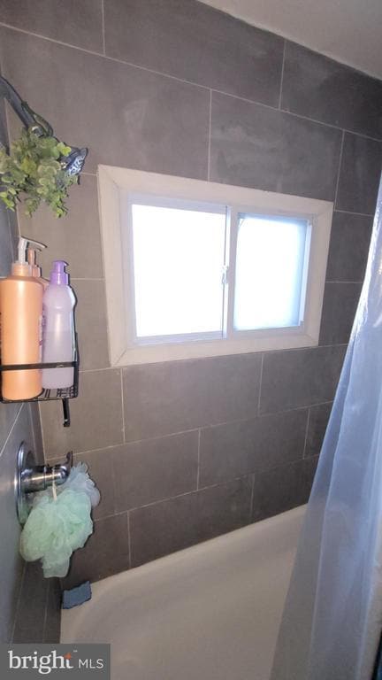 Building Photo - 939 W Pine St