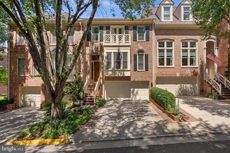 Building Photo - 1532 Hampton Hill Cir