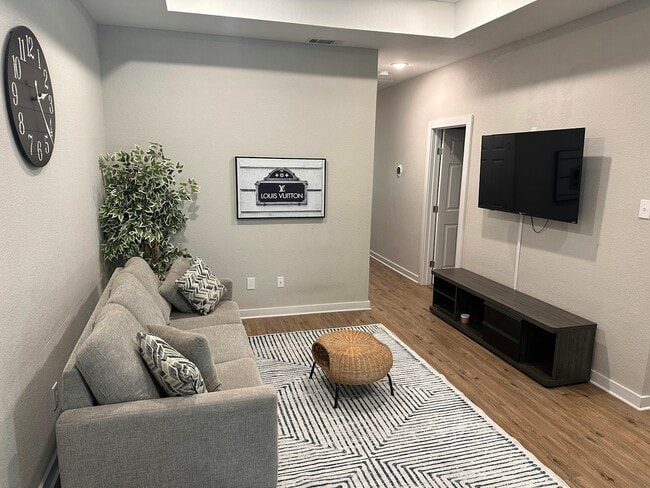 Building Photo - 10317 Lake Rd