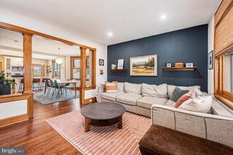 Building Photo - 333 E 10th Ave