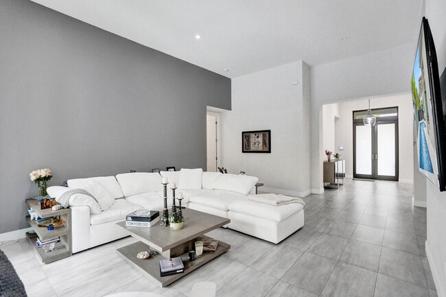 Building Photo - 5663 Brookfield Cir