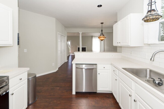 Building Photo - 3 Bedroom 3 Bath Single Family Home in Bridges of Summerville - Summerville