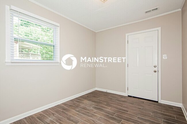 Building Photo - 3 Bedroom Pet-Friendly Home in Gastonia, NC with Main Street Renewal