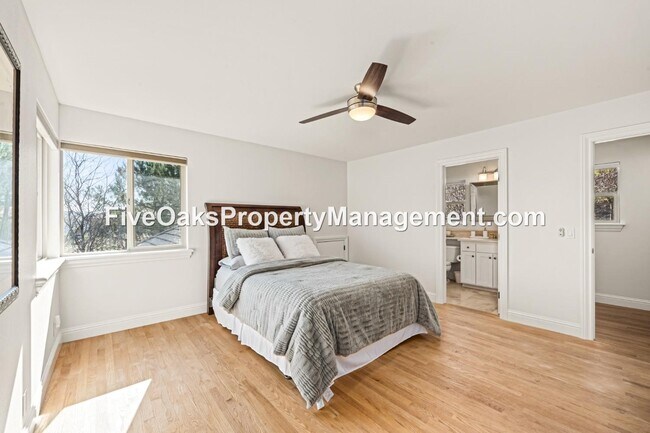 Building Photo - 5185 Mertola Dr