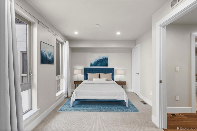 Building Photo - Cherry Creek Townhome - 4 Bed, 4 Bath, Detached Garage