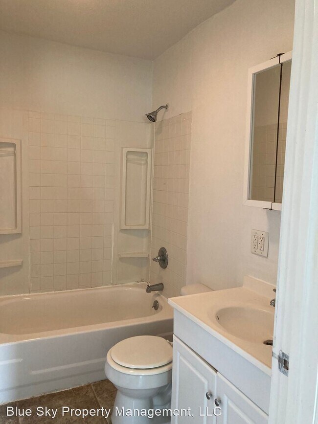 Building Photo - 2 br, 1 bath House - 1202 S May Ave