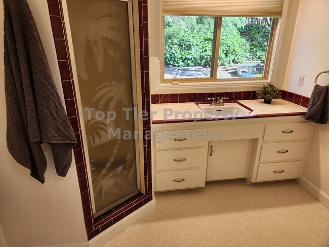 Building Photo - Charming 3 Bed, 2 Bath, 1,888 sqft House in Downtown Concord - Available 3/14 for lease!