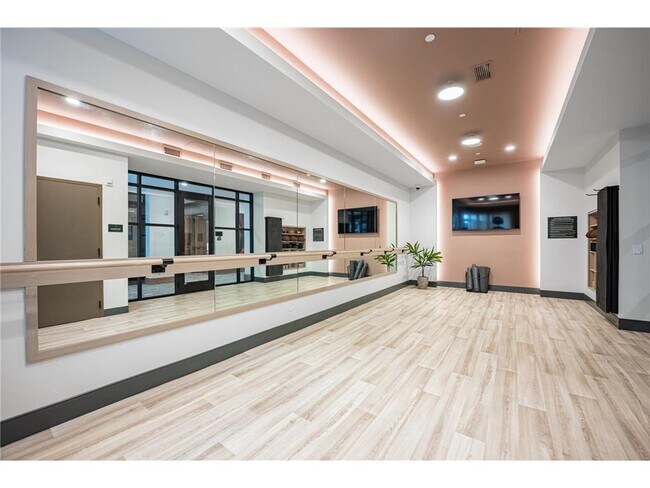 Building Photo - 640 Wisconsin Ave N