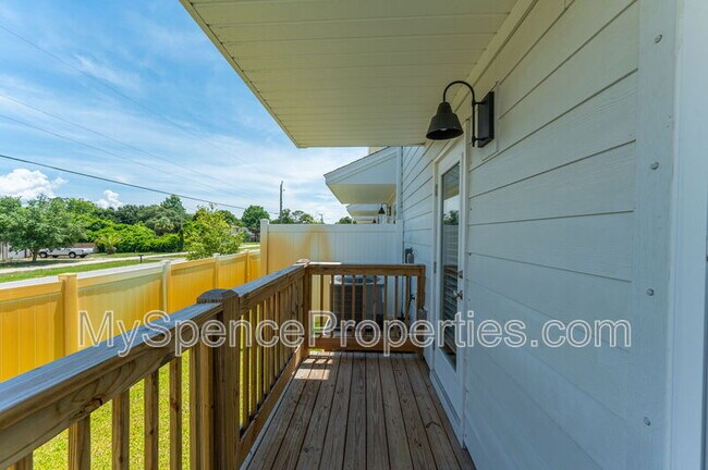 Building Photo - 5 Renea Cv