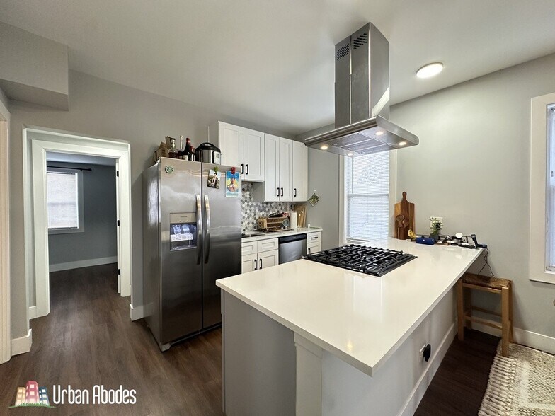 Building Photo - 1721 N Mozart St