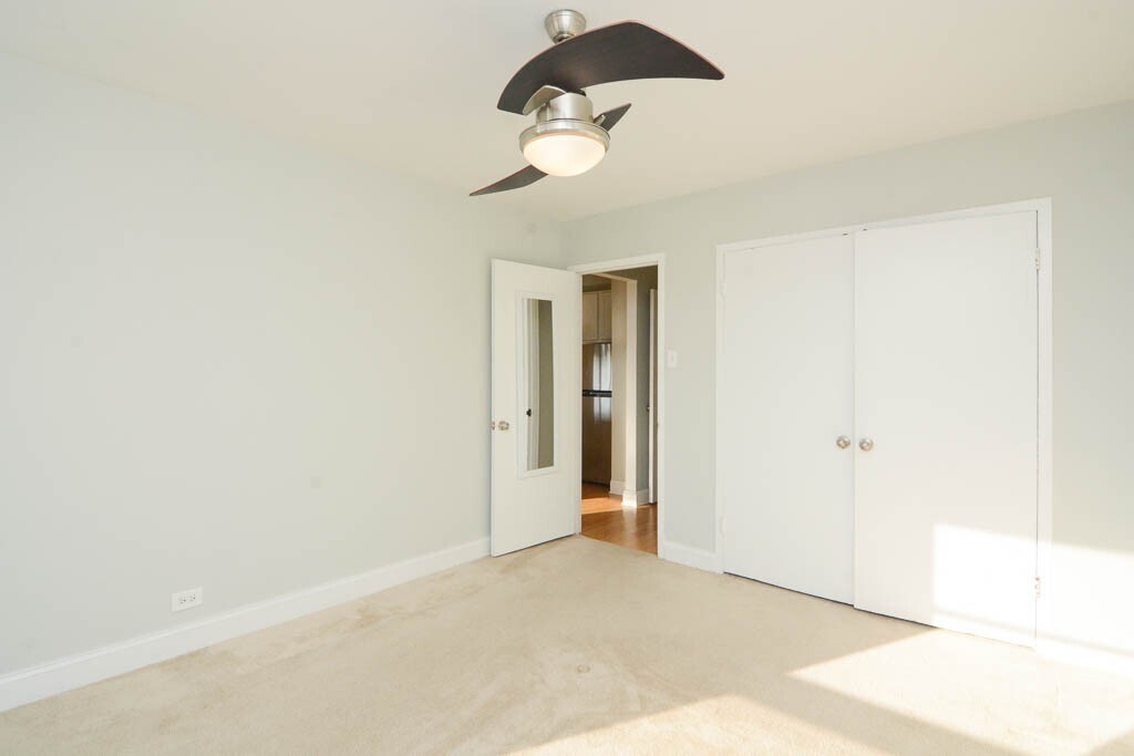 Building Photo - 428 W Wellington Ave