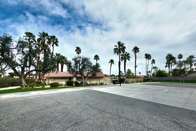 Building Photo - 40329 Sagewood Dr