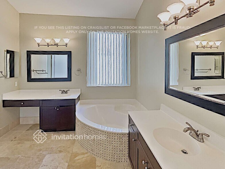 Building Photo - 5534 Lake Tern Pl