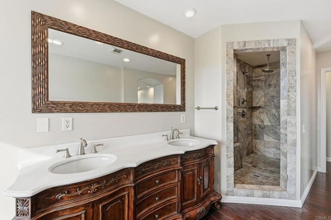 Building Photo - 2205 Cameo Rd