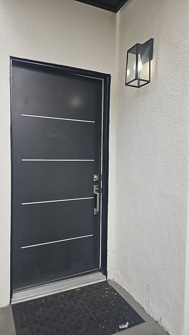 Building Photo - 947 W Magnolia St