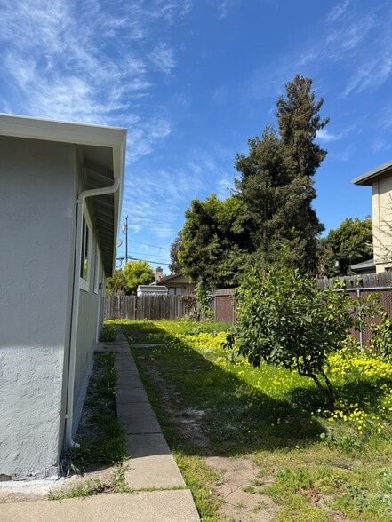 Building Photo - 21944 Arbor Ave