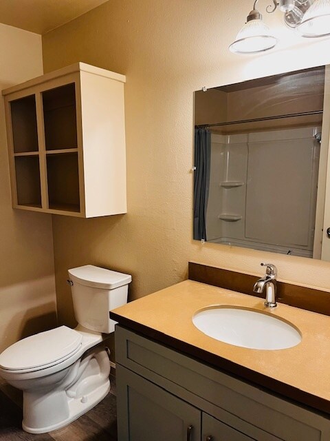 Building Photo - 1415 E Andrews Ave