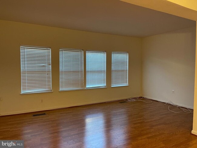 Building Photo - 4080 Fountainside Ln