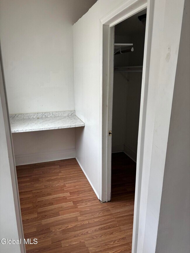 Building Photo - 1633 Carrie St