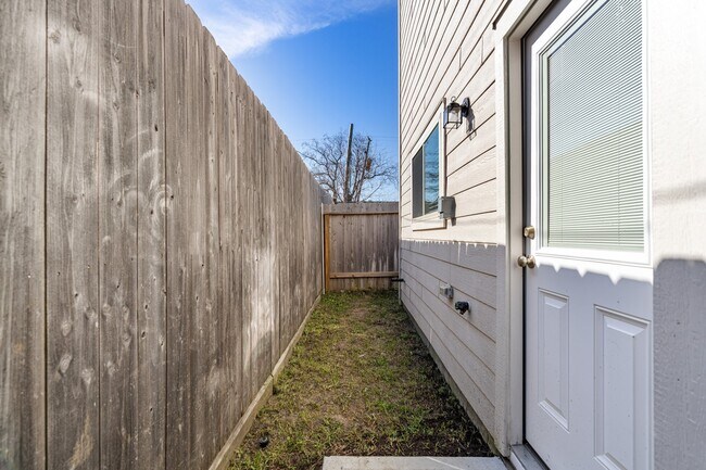 Building Photo - 3235 Longleaf Meadows Dr