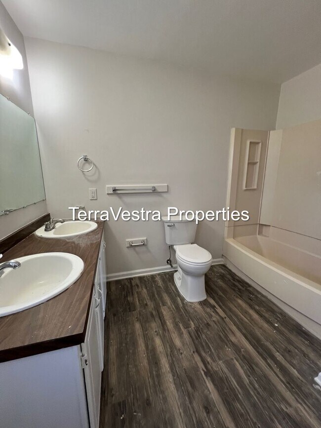 Building Photo - 23 Spar Dr