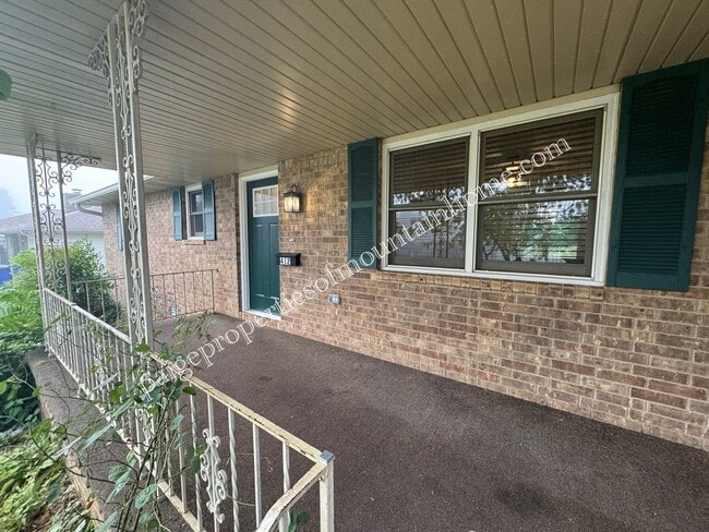 Building Photo - 412 Spring Park Dr