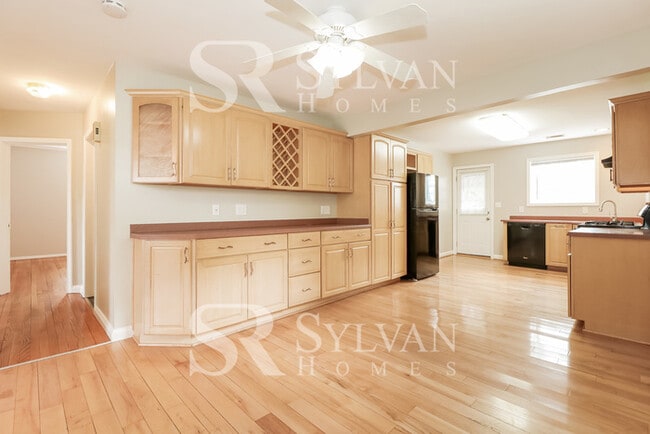 Building Photo - The Lifestyle You Deserve.