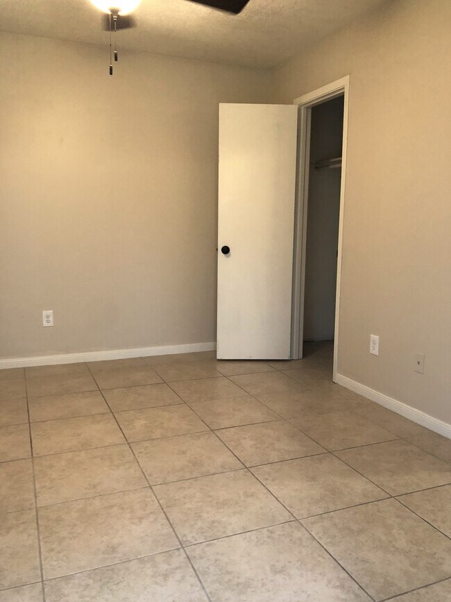 Building Photo - 605 San Benito Ct