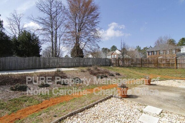 Building Photo - 3904 Luthers Rock Ct