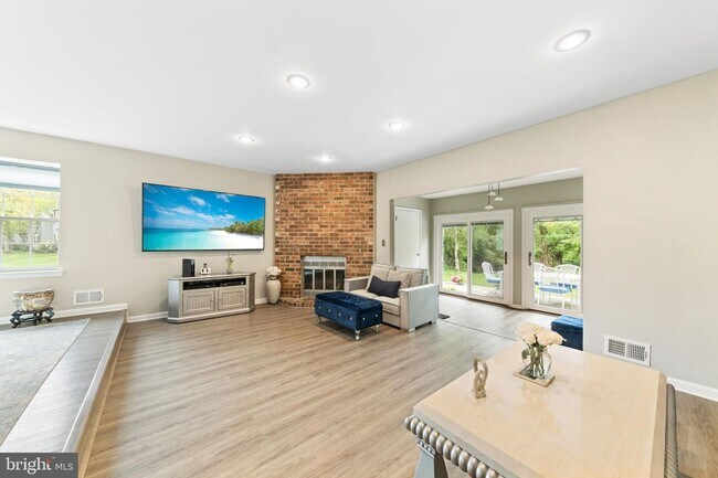 Building Photo - 41 Quince Ct