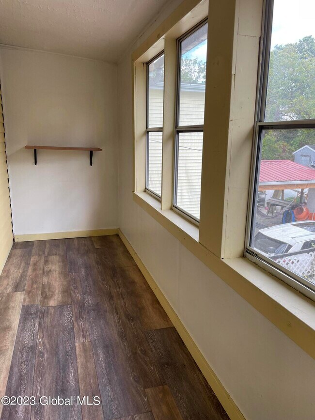 Building Photo - 1576 Carrie St