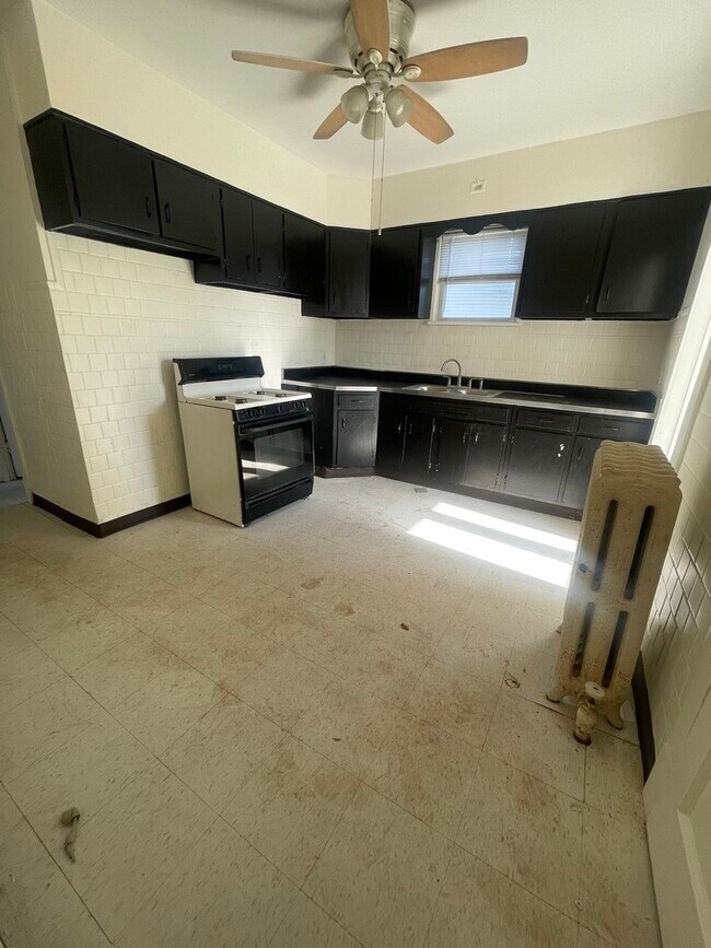Building Photo - 10734 S Prairie Ave