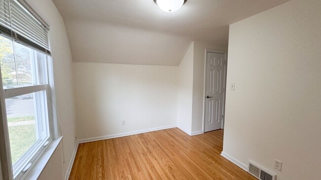 Building Photo - 120 Garden St