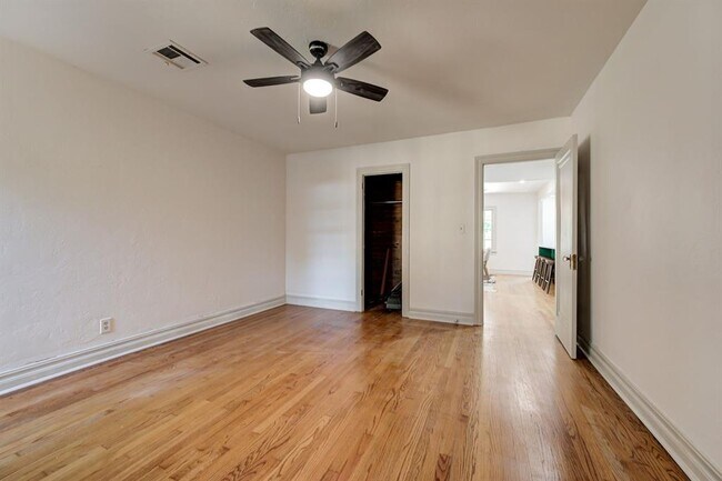 Building Photo - 2324 NW 28th St