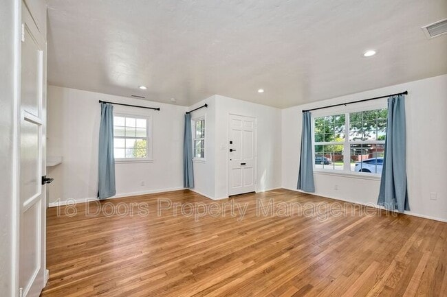 Building Photo - 254 G Ave