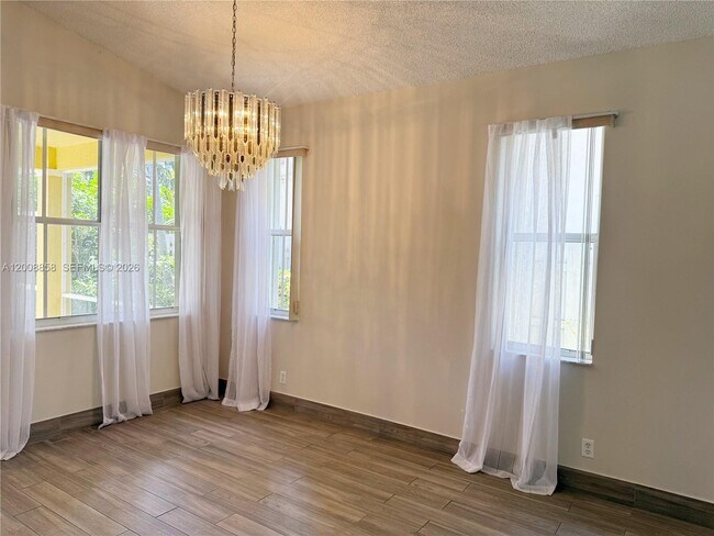 Building Photo - 756 Sand Creek Cir